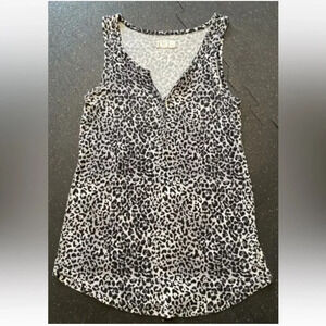 Maurices 24/7 Tank Top, Women's Sz XS Black Gray, Leopard V Neck Good Condition